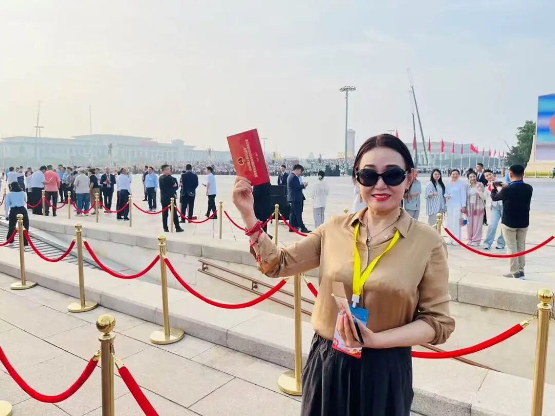 华侨华人观看九三大阅兵:不仅是心灵震撼,也是精神寻根 华侨华人观看九三大阅兵:不仅是心灵震撼,也是精神寻根