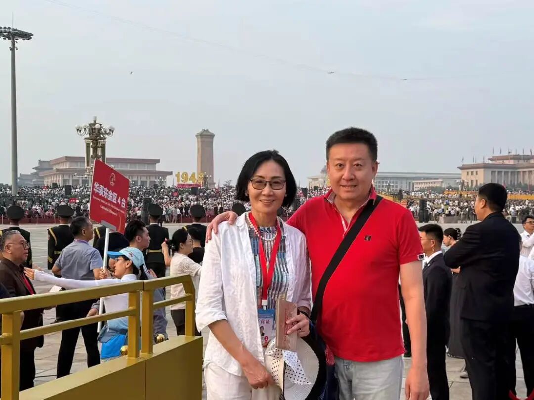 华侨华人观看九三大阅兵:不仅是心灵震撼,也是精神寻根 华侨华人观看九三大阅兵:不仅是心灵震撼,也是精神寻根